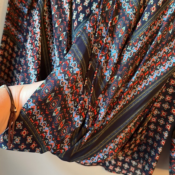 DEREK LAM 10 CROSBY 100% SILK FAUX WRAP TOP BLOUSE FLORAL BOHO SIZE 0 - Picture 6 of 10